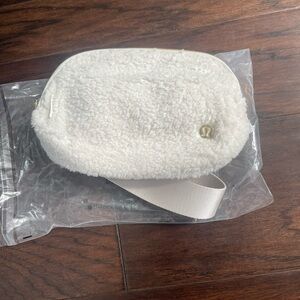 NWT Lululemon Everyday Belt bag White Fleece